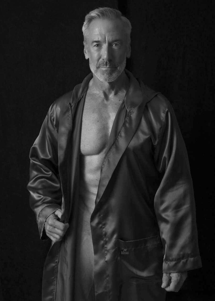 The Intimate — private fine-art portrait for men, Varón Portrait