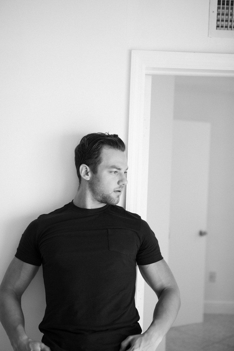 The Face — clothed men's portrait, Varón Portrait